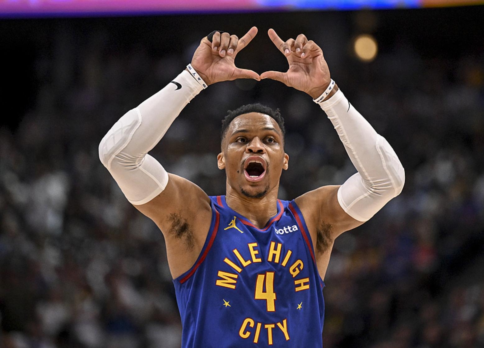 阿森纳3-1拜仁，廷贝尔、马杜埃凯、马丁内利破门，诺伊尔送礼（阿森纳3-1力擒拜仁：廷贝尔、马杜埃凯、马丁内利建功，诺伊尔失误送礼）