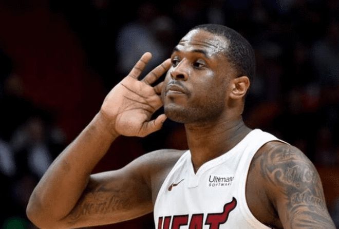 连场扑点，小米林科维奇当选那不勒斯0-0科莫全场最佳球员（小米林科维奇连场扑点，荣膺那不勒斯0-0科莫全场最佳）